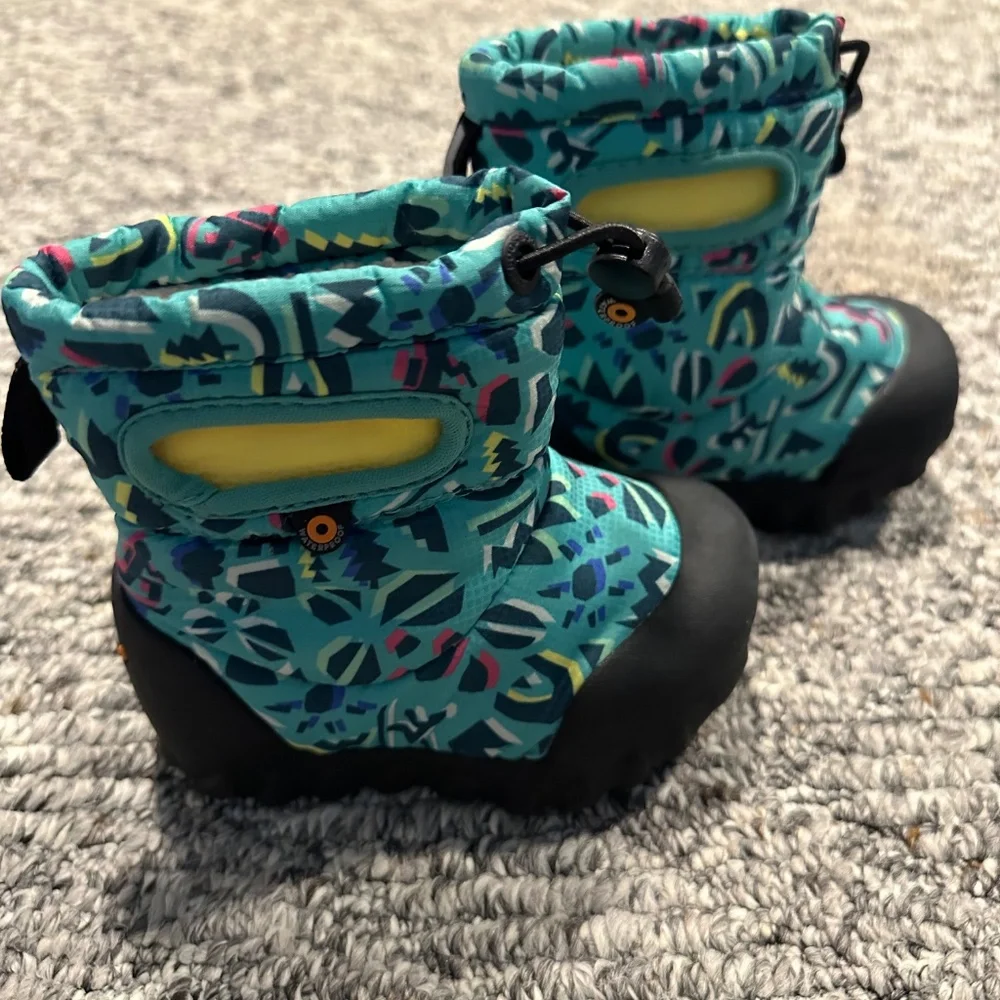 Bogs Winter Boot - Picture 2 of 4